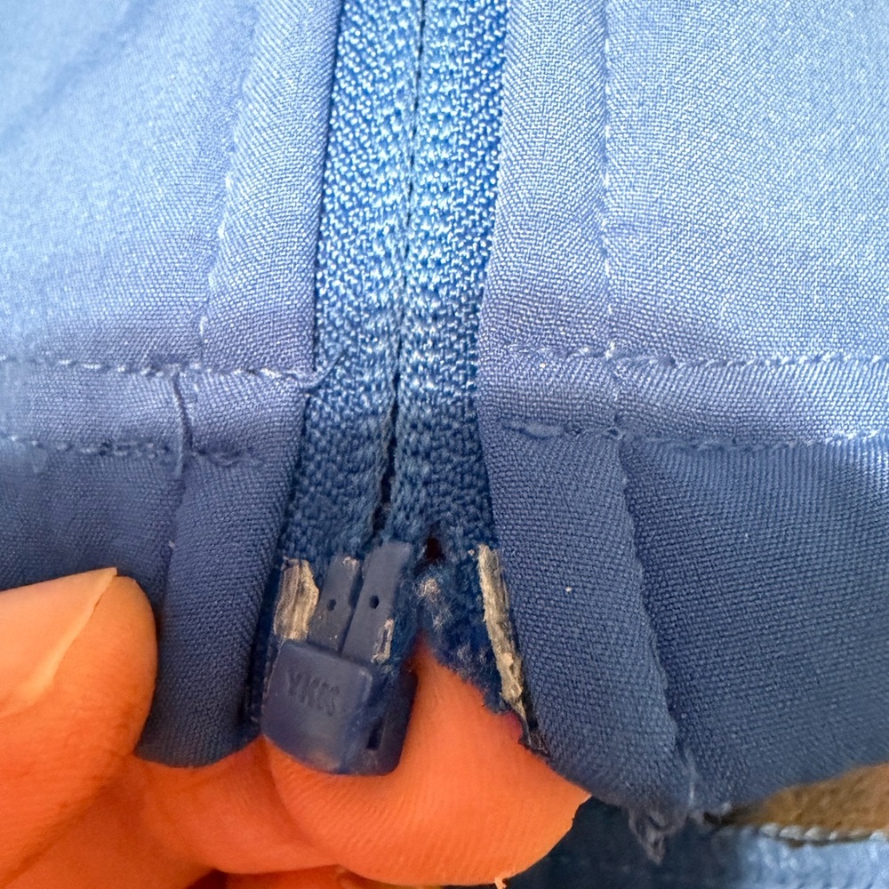 ASICS Men's Vibrant Blue Performance Jacket - Picture 15 of 16